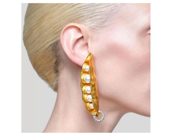 341#Retro asymmetrical pea earrings, fashionable designer style, copper plated 24k gold earrings - Image 2