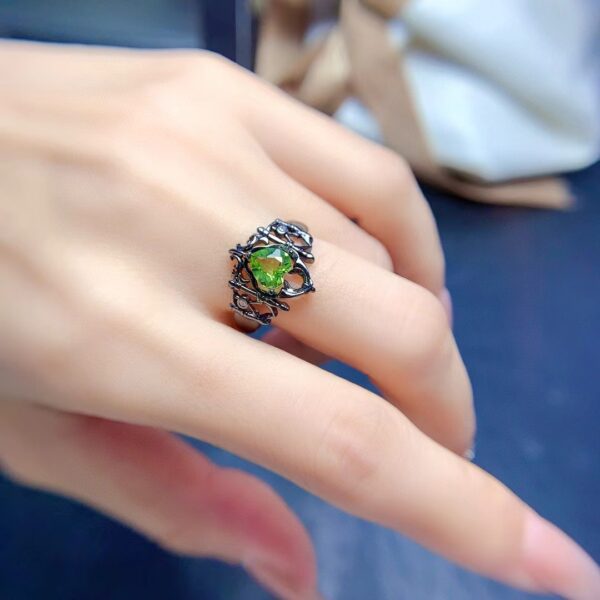 350#Factory Direct Color Treasure Jewelry 925 Silver Inlaid Natural Heart shaped Olivine Ring Small Personalized Black Gold Plating 6 * 6mm - Image 4