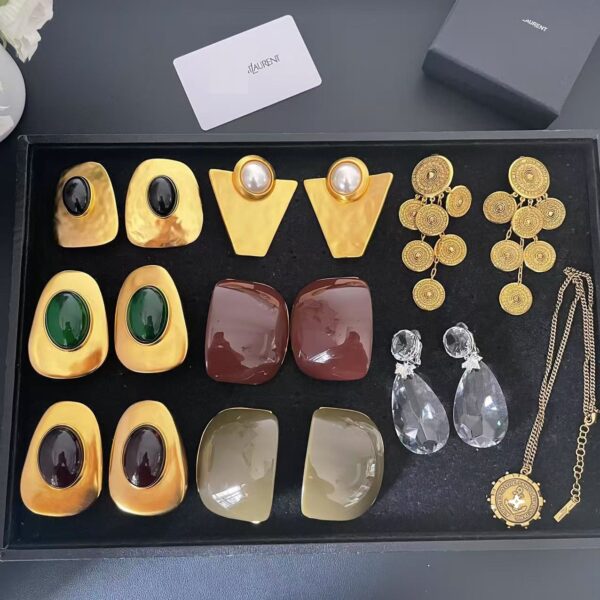 340#New European and American style fashionable flower crystal necklace with elegant design and luxurious high-end necklace accessories - Image 10