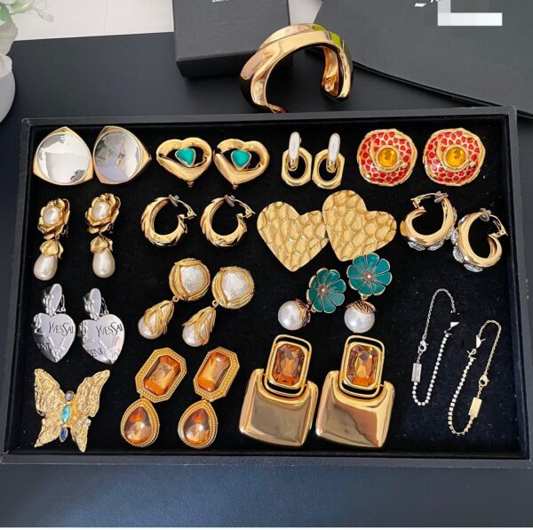 340#New European and American style fashionable flower crystal necklace with elegant design and luxurious high-end necklace accessories - Image 8
