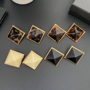 #462 Retro and Fashionable High-Style Geometric Design Leopard Print Ear Clip