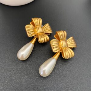#465 French niche vintage bow-shaped pearl ear clips