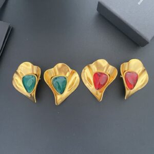 #468 French niche design vintage flower-shaped ear clips