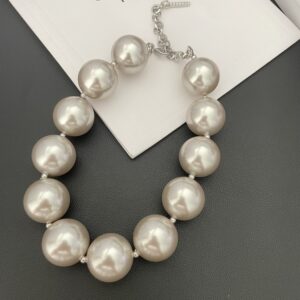 #501 Exclusive High-Class Exaggerated Large Pearl Necklace