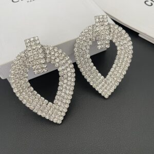 #506 Exclusive High-Class Fashion Exaggerated Irregular Crystal Ear Clips