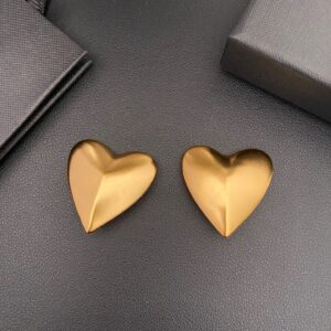 #481 Fashionable, Sophisticated, Retro Style Heart-shaped Ear Pliers