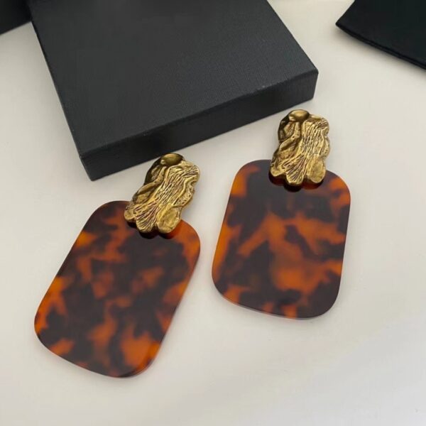 44966#European and American metal light luxury design antique ear clip acrylic resin tortoiseshell earrings ear clip antique leopard pattern earrings - Image 2