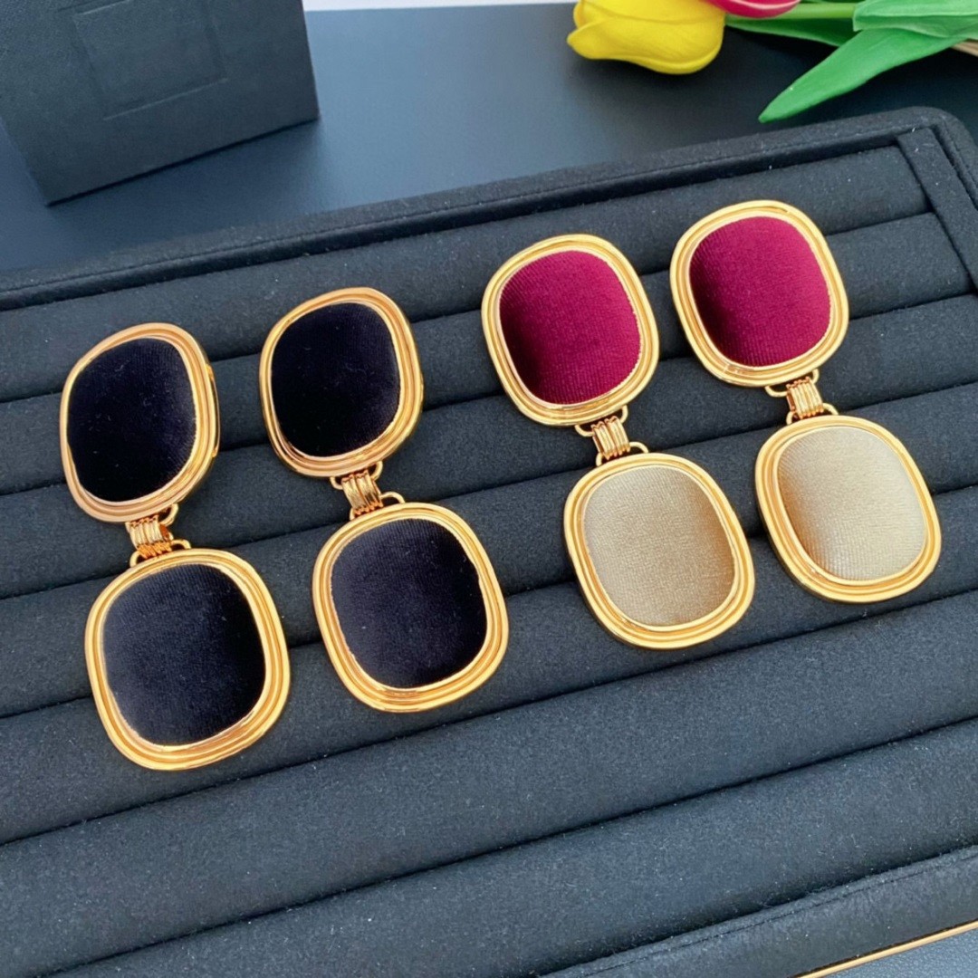 453#European and American fashion light luxury retro velvet metal square design ear clip high-quality women's earrings