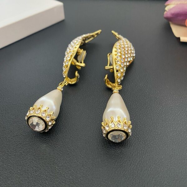 44666#European and American retro design hollowed out full diamond wings irregular light luxury water droplet pearl long sweeping shoulder earrings - Image 4