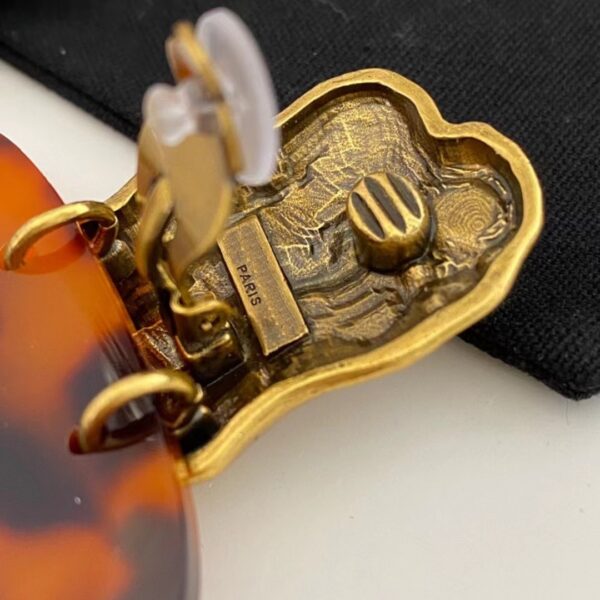 44966#European and American metal light luxury design antique ear clip acrylic resin tortoiseshell earrings ear clip antique leopard pattern earrings - Image 8