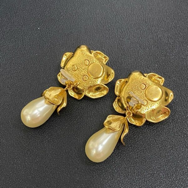 45066#European and American retro black gold enamel camellia pearl water droplet designer ear clip light luxury fashion Hong Kong style vintage earrings earrings - Image 6