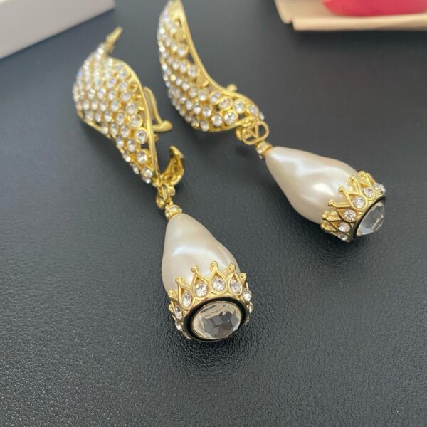 44666#European and American retro design hollowed out full diamond wings irregular light luxury water droplet pearl long sweeping shoulder earrings - Image 8