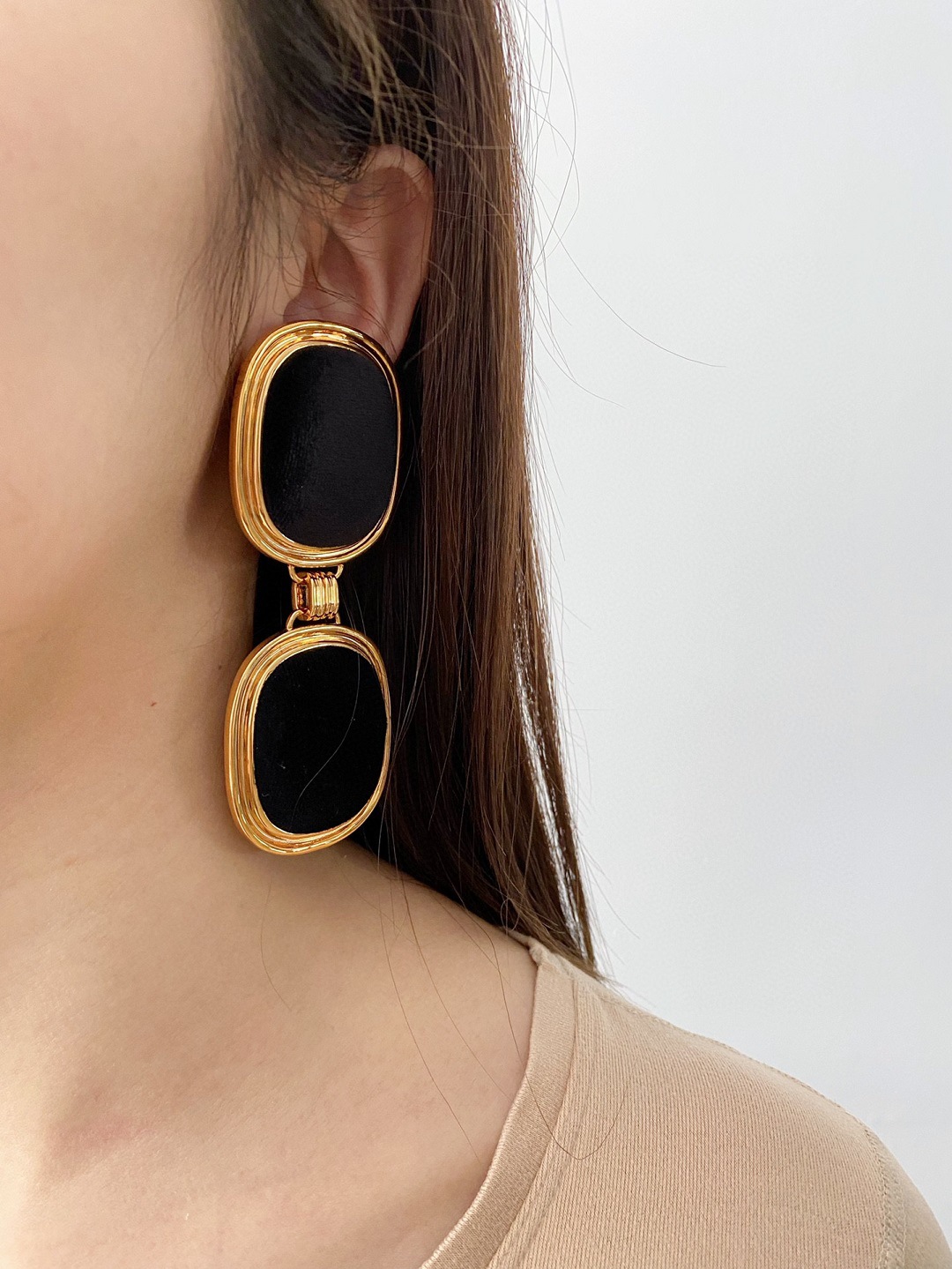 453#European and American fashion light luxury retro velvet metal square design ear clip high-quality women's earrings - Image 7